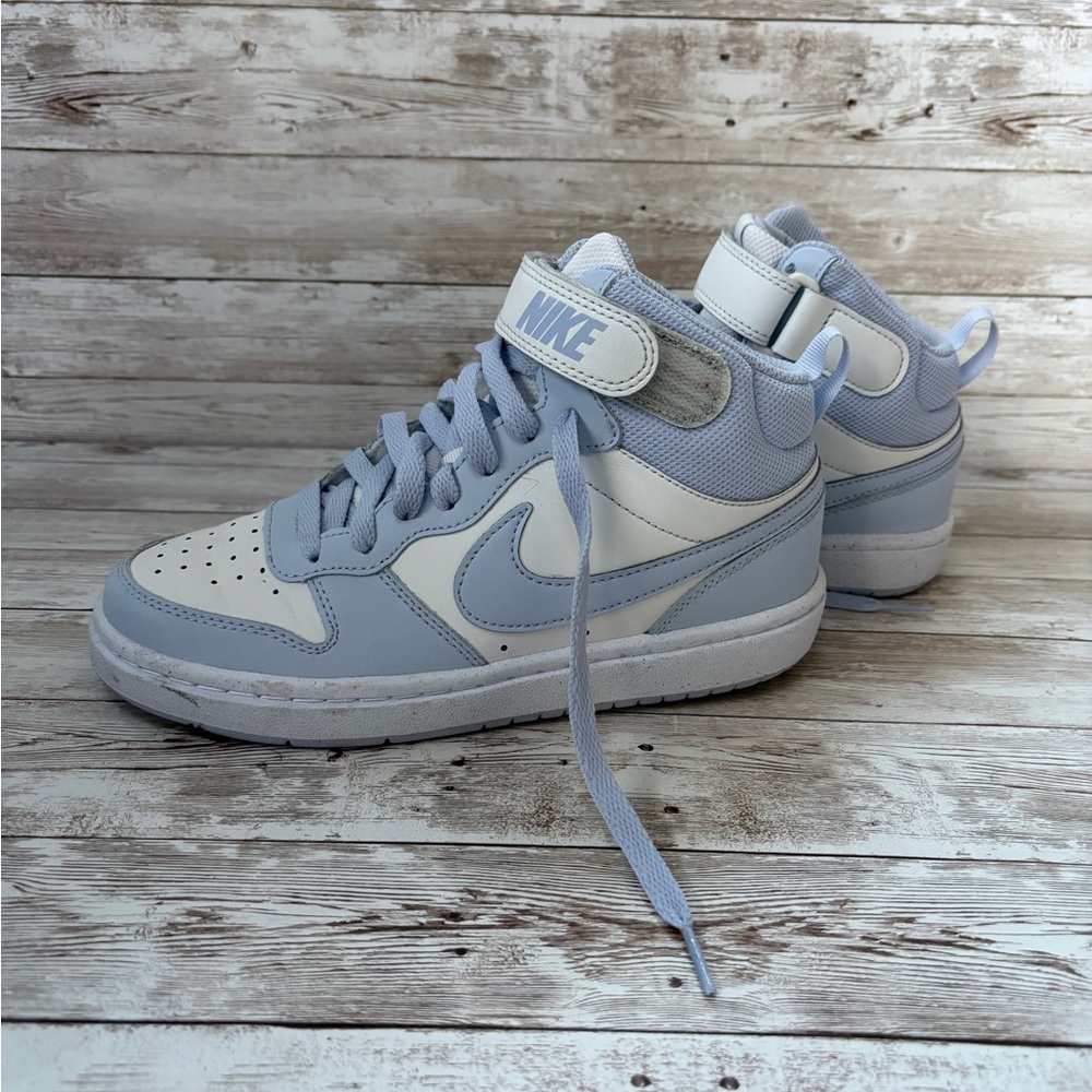 Nike Kids Sneakers - Court Borough Mid 2 - size 4Y